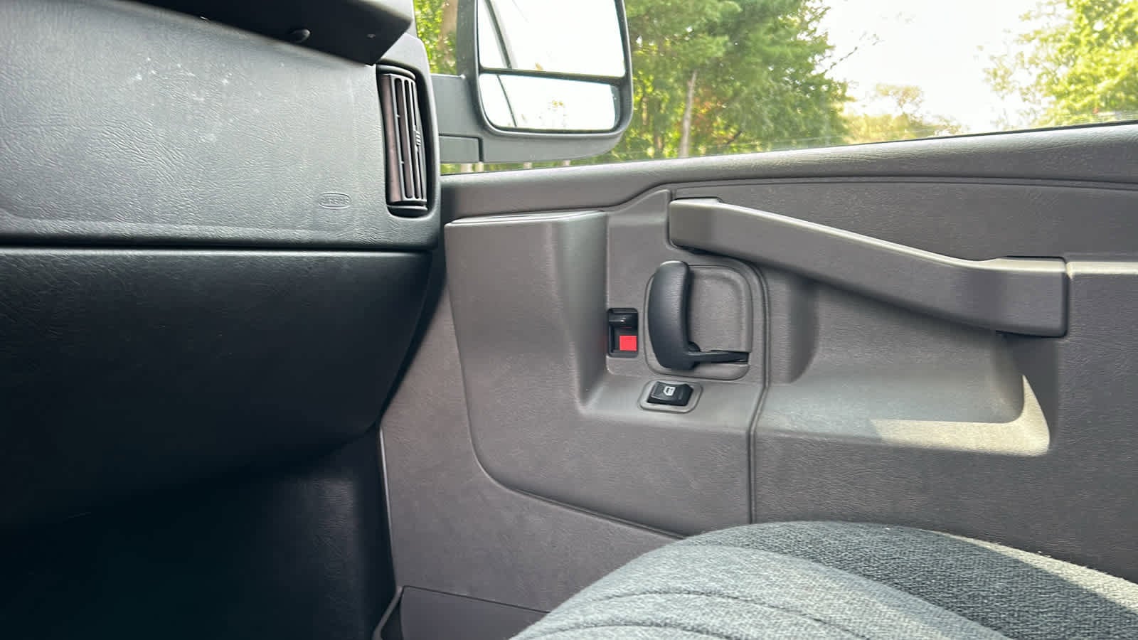 2024 Chevrolet Express Cargo 2500 WT