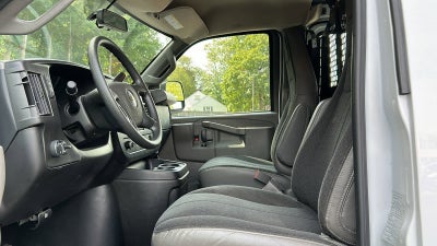 2024 Chevrolet Express Cargo 2500 WT