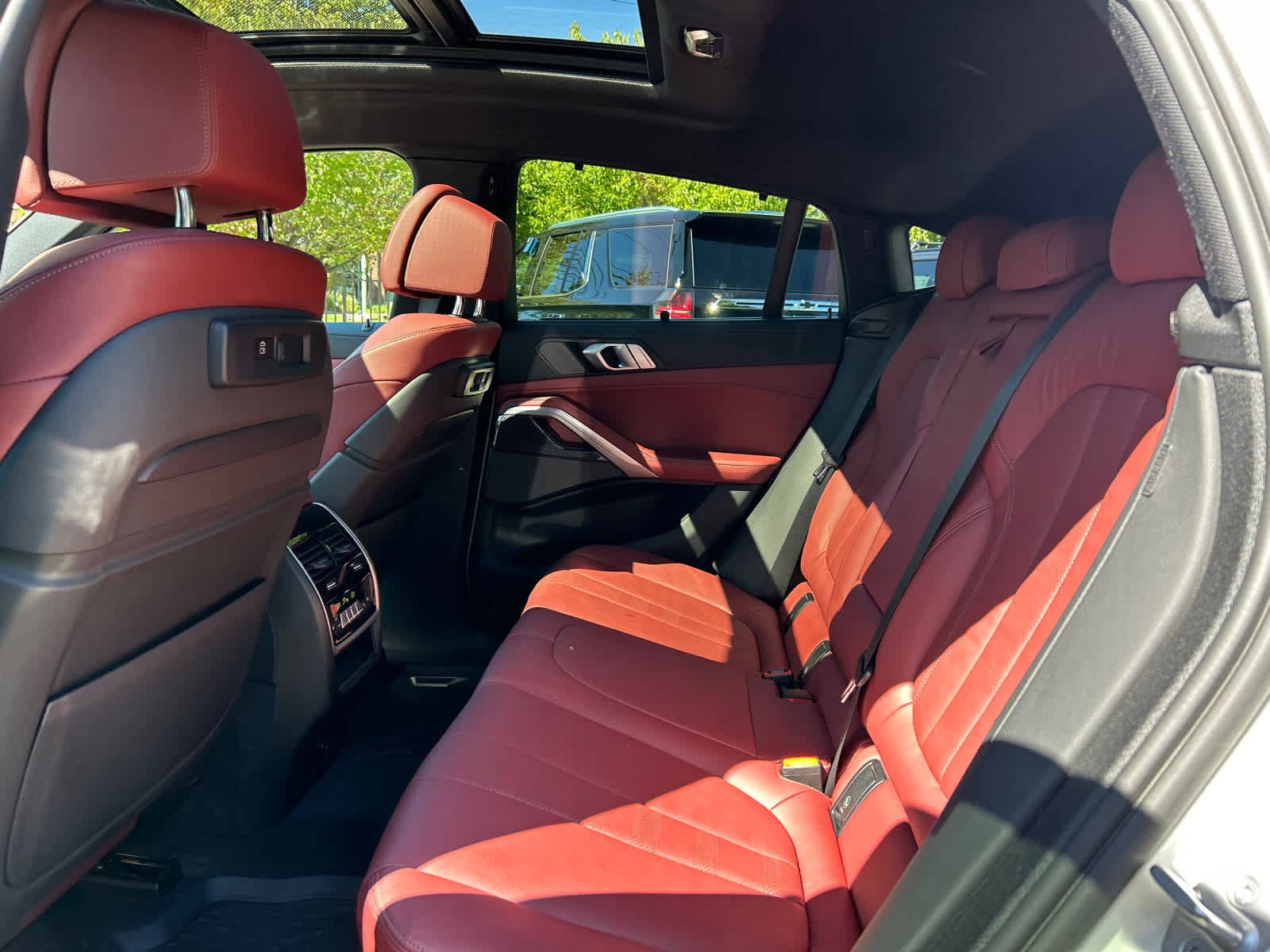 2021 BMW X6 M50i
